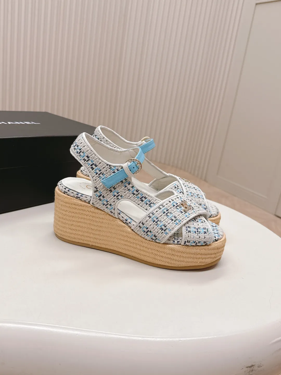 👟👟Ex-factory price 600👟👟 CHANEL Chanel 2025 new sandals and slippers series classic series every style is great rhombus platform sandals and slippers elegant and noble comfortable and versatile upper: sheepskin, woven cloth foot pads: sheepskin sole: rubber outsole size: 35-40